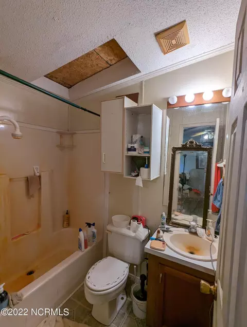 424 Carrow Rd, Chocowinity, NC 27817 photo 9