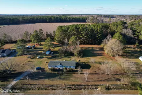 424 Carrow Rd, Chocowinity, NC 27817 photo 2