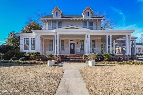 101 W Harper St, Snow Hill, NC 28580