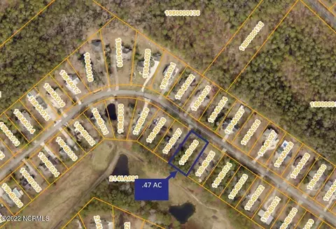 37 Country Club Dr, Shallotte, NC 28470