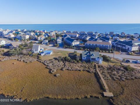 825 S Topail Dr, Surf City, NC 28445