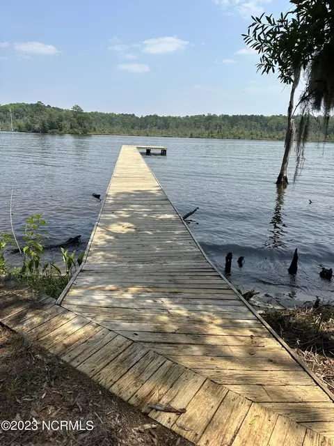 268 Harbour View Dr, Chocowinity, NC 27817