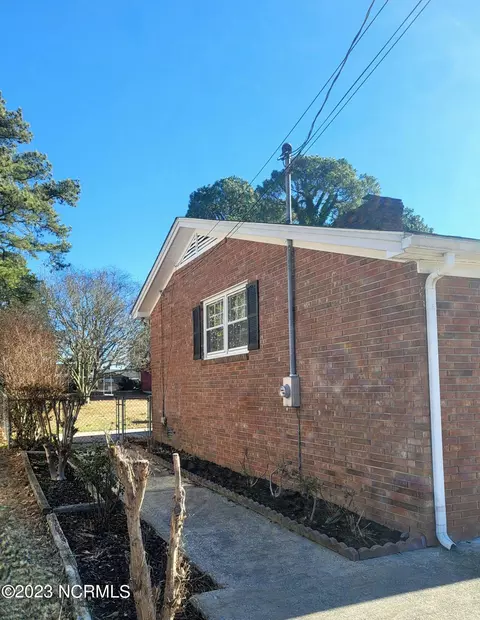 109 Crest Dr, Mount Olive, NC 28365 photo 22