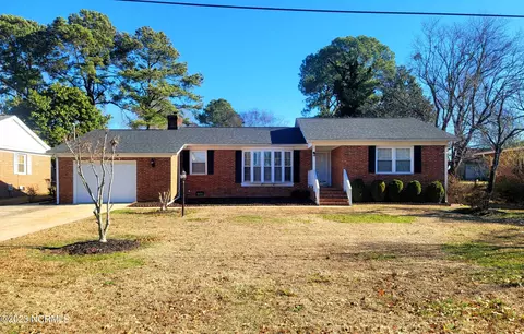 109 Crest Dr, Mount Olive, NC 28365 photo 1