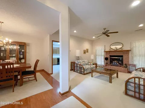302 Shearwater Dr, Hampstead, NC 28443 photo 7