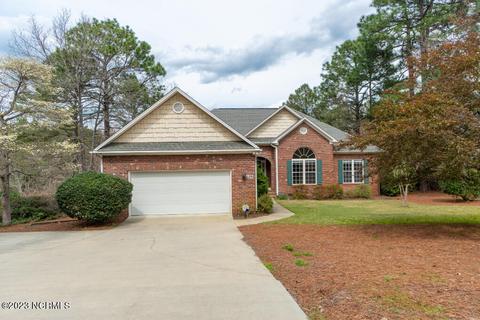 59 Deerwood Ln, Pinehurst, NC 28374