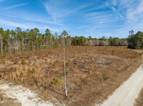 119 Douglas Dr, Holly Ridge, NC 28445