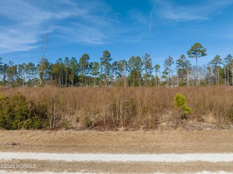127 Douglas Dr, Holly Ridge, NC 28445