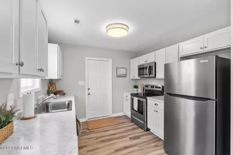 408 Dion Dr, Hubert, NC 28539 photo 9