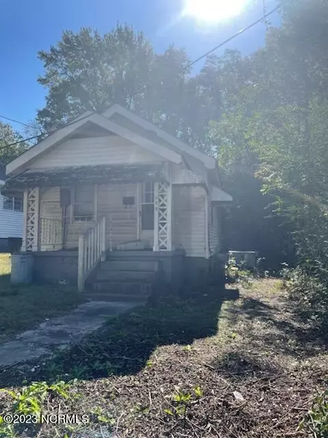 623 W Church St, Williamston, NC 27892