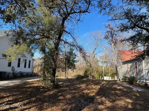 419 Trout Lily Ln, Southport, NC 28461