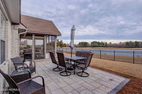 110 Castle Bay Dr, Hampstead, NC 28443 photo 3