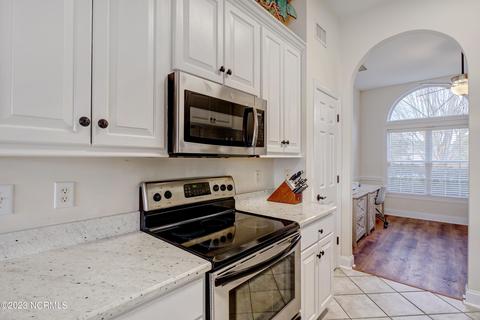 110 Castle Bay Dr, Hampstead, NC 28443 photo 9