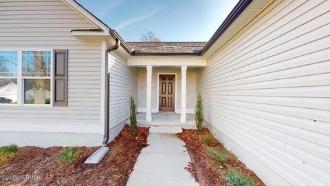202 Cedar St, Dudley, NC 28333 photo 4