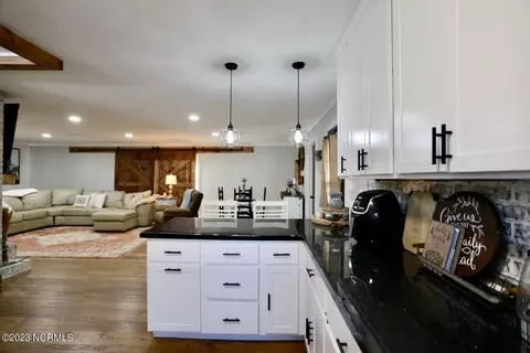261 Old Plank Rd E, Robbins, NC 27325 photo 14