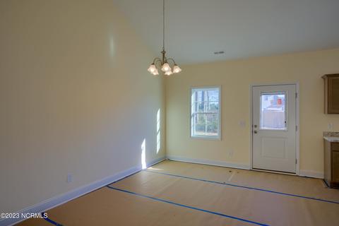 151 Broadleaf Dr, Jacksonville, NC 28546 photo 8