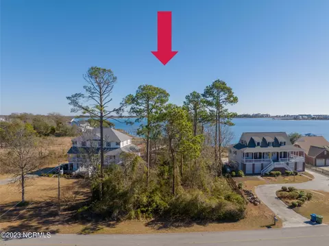 1103 Chadwick Shores Dr, Sneads Ferry, NC 28460