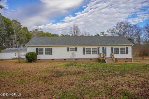 124 Misty Hollow Ln, Sneads Ferry, NC 28460