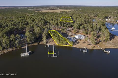 49 Shore Dr E, Oriental, NC 28571