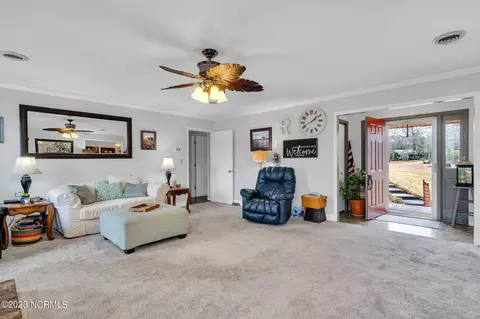 663 Hughes Rd, Hampstead, NC 28443 photo 5
