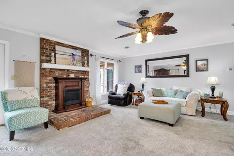 663 Hughes Rd, Hampstead, NC 28443 photo 6