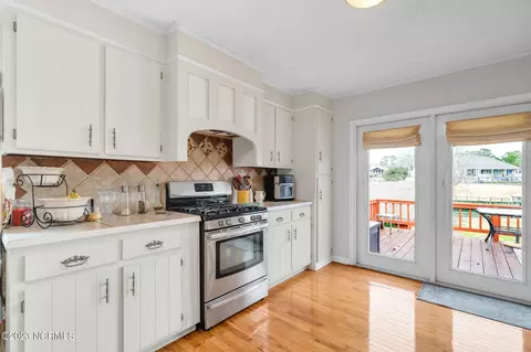 663 Hughes Rd, Hampstead, NC 28443 photo 8