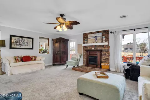 663 Hughes Rd, Hampstead, NC 28443 photo 7