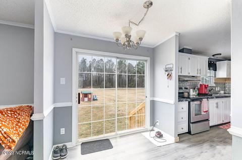 588 Phillips Rd, Selma, NC 27576 photo 6