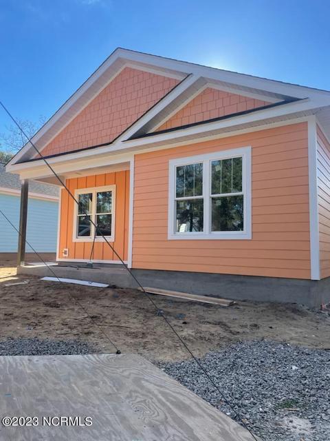 215 NE 75 St, Oak Island, NC 28465