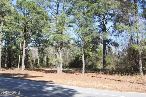 1117 White Lake Dr, Elizabethtown, NC 28337