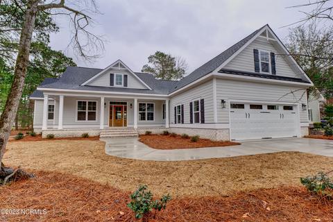 115 Silver Magnolia Ct, Wallace, NC 28466