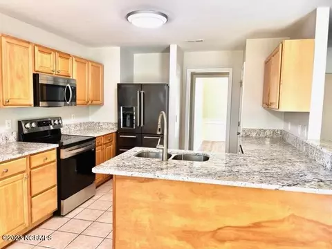 243 E Ivybridge Dr, Hubert, NC 28539 photo 10