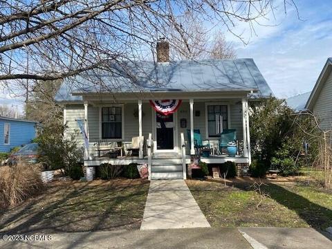 403 E Queen St, Edenton, NC 27932 photo 2