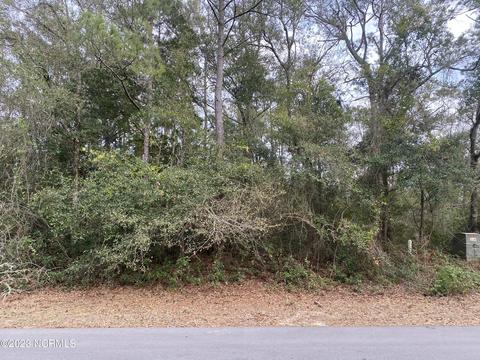 15 Southwest 29th Street, Oak Island, NC 28465