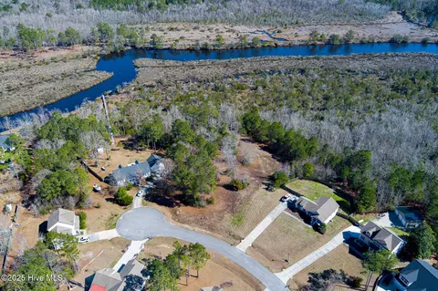 224 Gelynda Ct, Holly Ridge, NC 28445