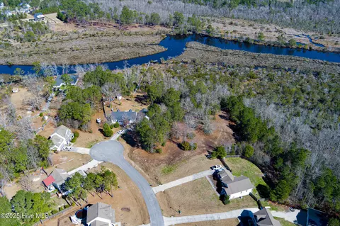 226 Gelynda Ct, Holly Ridge, NC 28445