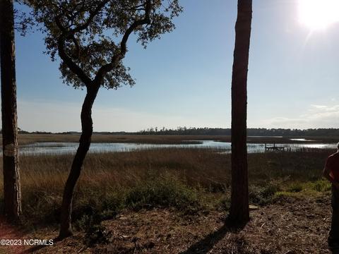 11 Captain Adkins Dr, Southport, NC 28461