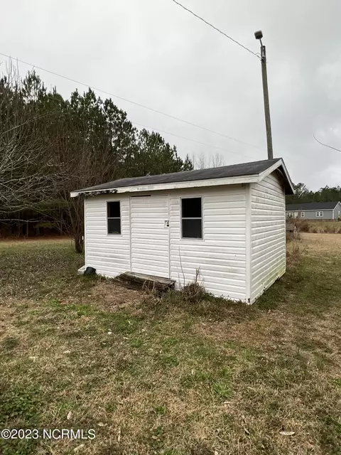 101 Bainbridge Ln, Atkinson, NC 28421 photo 4