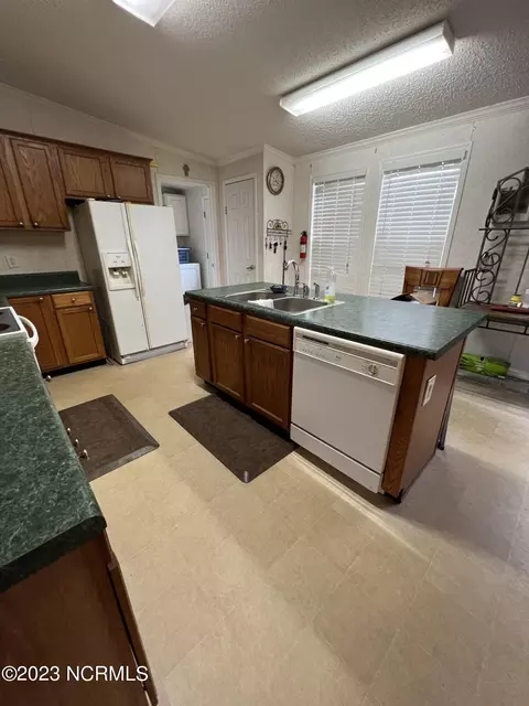 101 Bainbridge Ln, Atkinson, NC 28421 photo 19
