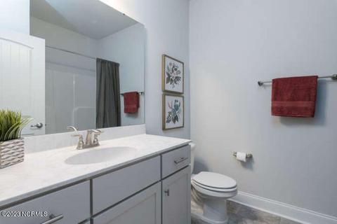 800 Washington Sq, Richlands, NC 28574