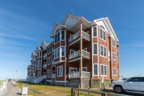 1121 S Bay Club Dr, Manteo, NC 27954