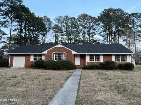 101 Springlake Dr, Murfreesboro, NC 27855