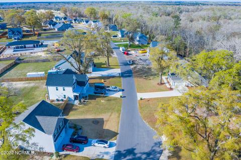 557 Bellows Ln, Rocky Point, NC 28457