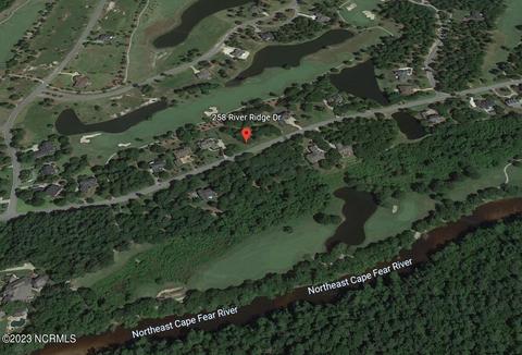 258 River Ridge Dr, Wallace, NC 28466