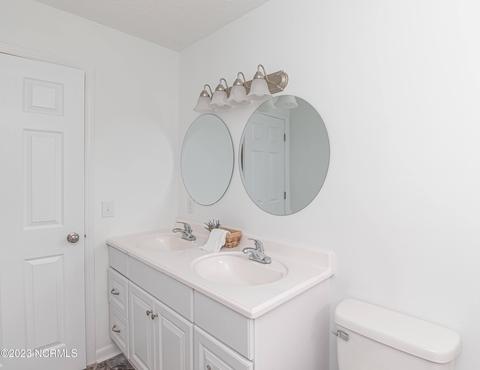 606 E Pollock St, Mount Olive, NC 28365 photo 20