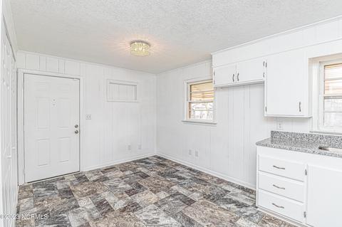 606 E Pollock St, Mount Olive, NC 28365 photo 13