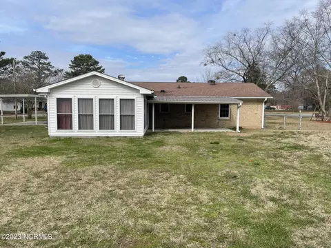 224 Fox Dr, Dudley, NC 28333 photo 2
