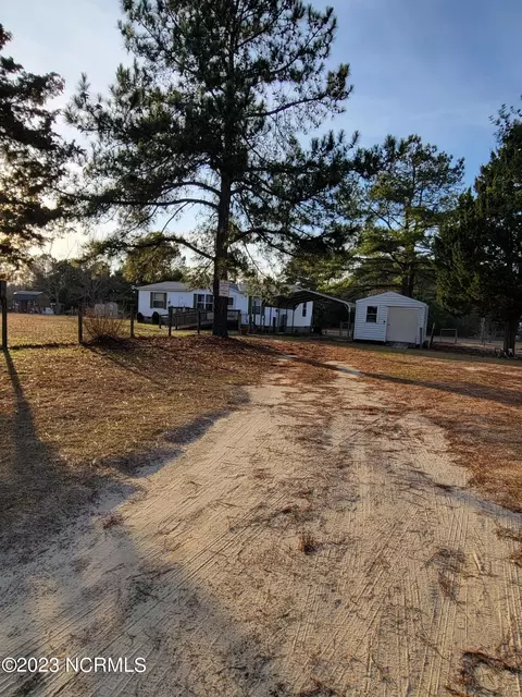 108 Meadow Ln, Hamlet, NC 28345 photo 5