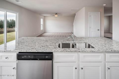 174 Poppleton Dr, Hampstead, NC 28443 photo 5