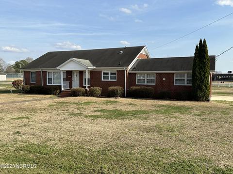 1315 W Main St, Williamston, NC 27892